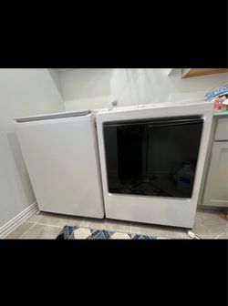 Costco LG ThinQ Washer and Dryer Set, MOVING OUT SALE ! AVAILABLE BY NOV MID.