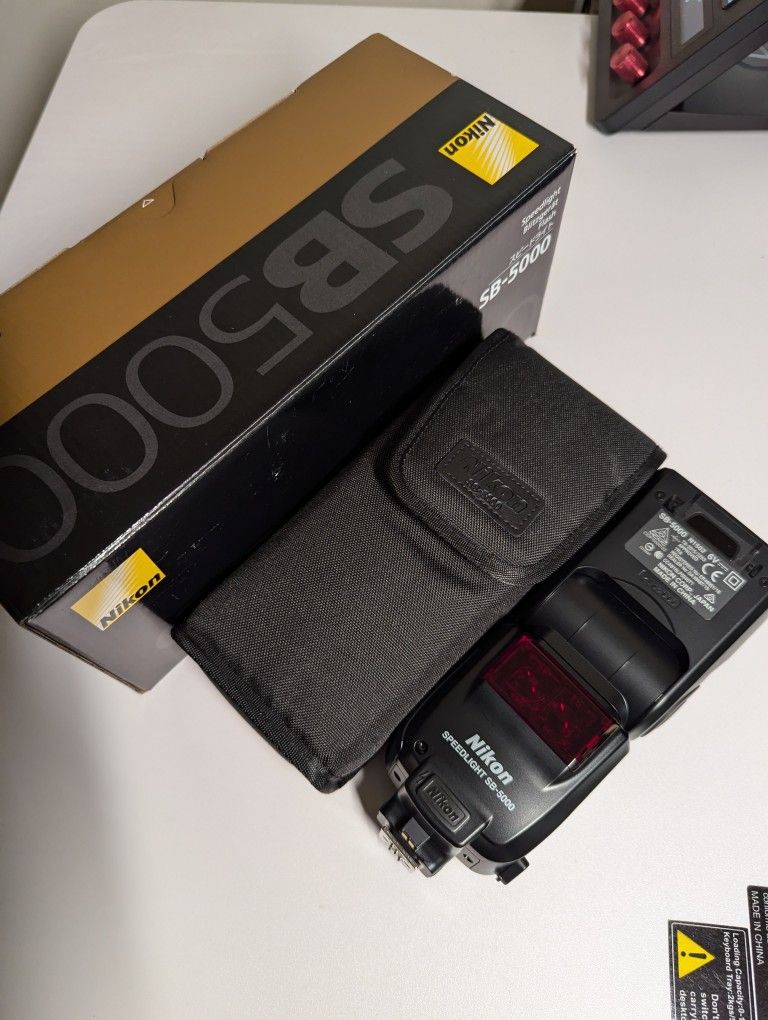 Nikon SB5000 Flash