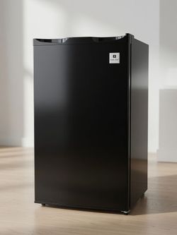 Arctic Chef 3.2 Cu. Ft. Mini Fridge Compact Refrigerator like new condition