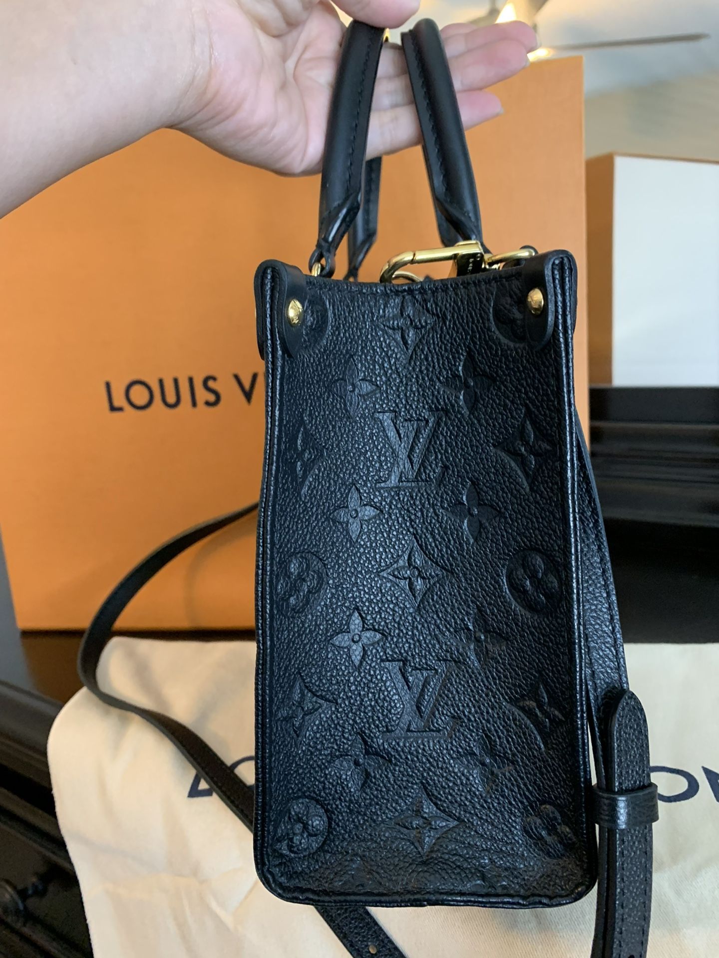 Louis Vuitton Monogram Antheia Ixia PM Bag for Sale in Fountain Valley, CA  - OfferUp