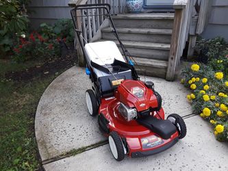Toro Recycler 22” FWD, 163cc Briggs Lawn mower, like new, mint.