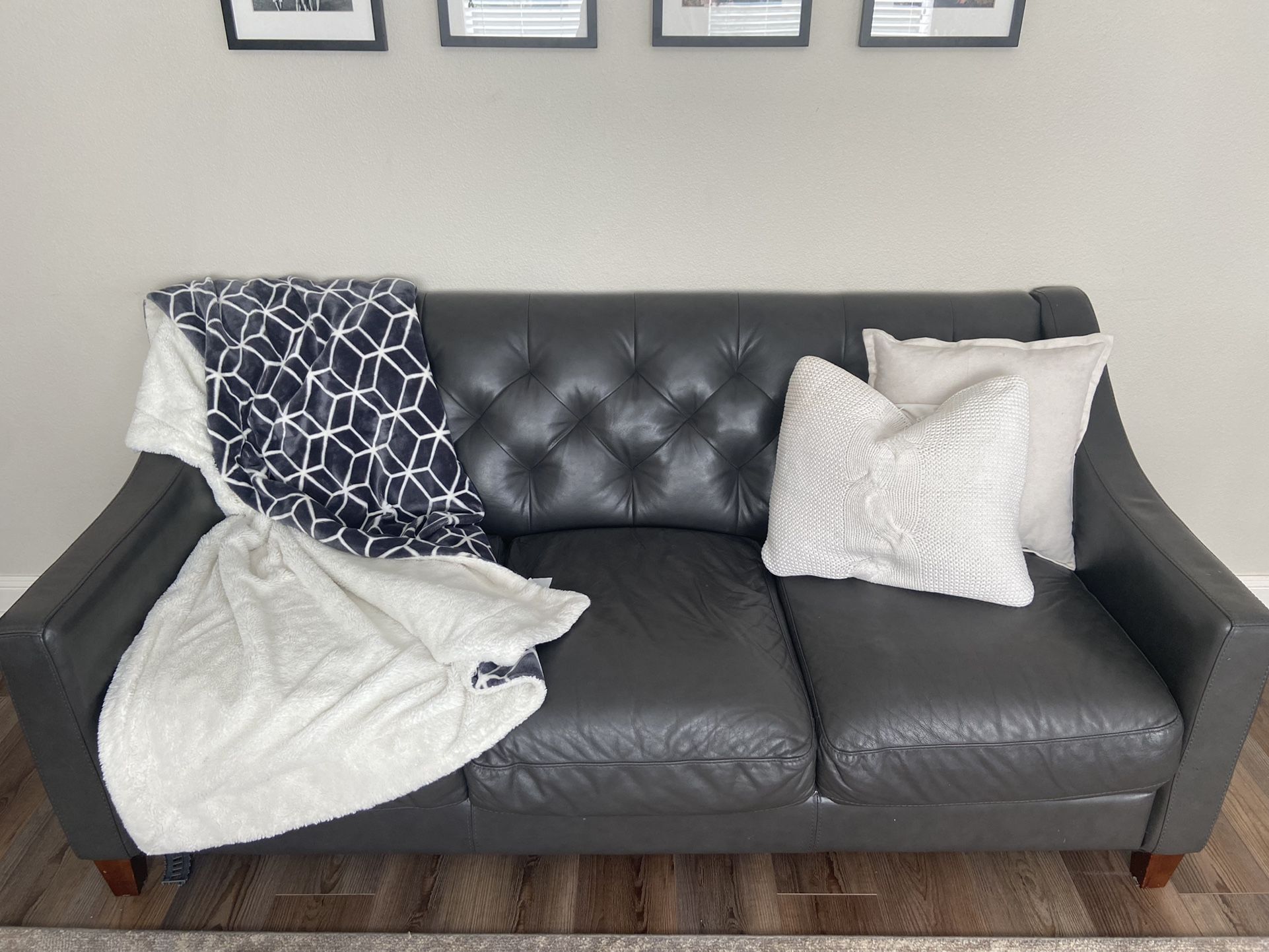 Leather Couches Set 