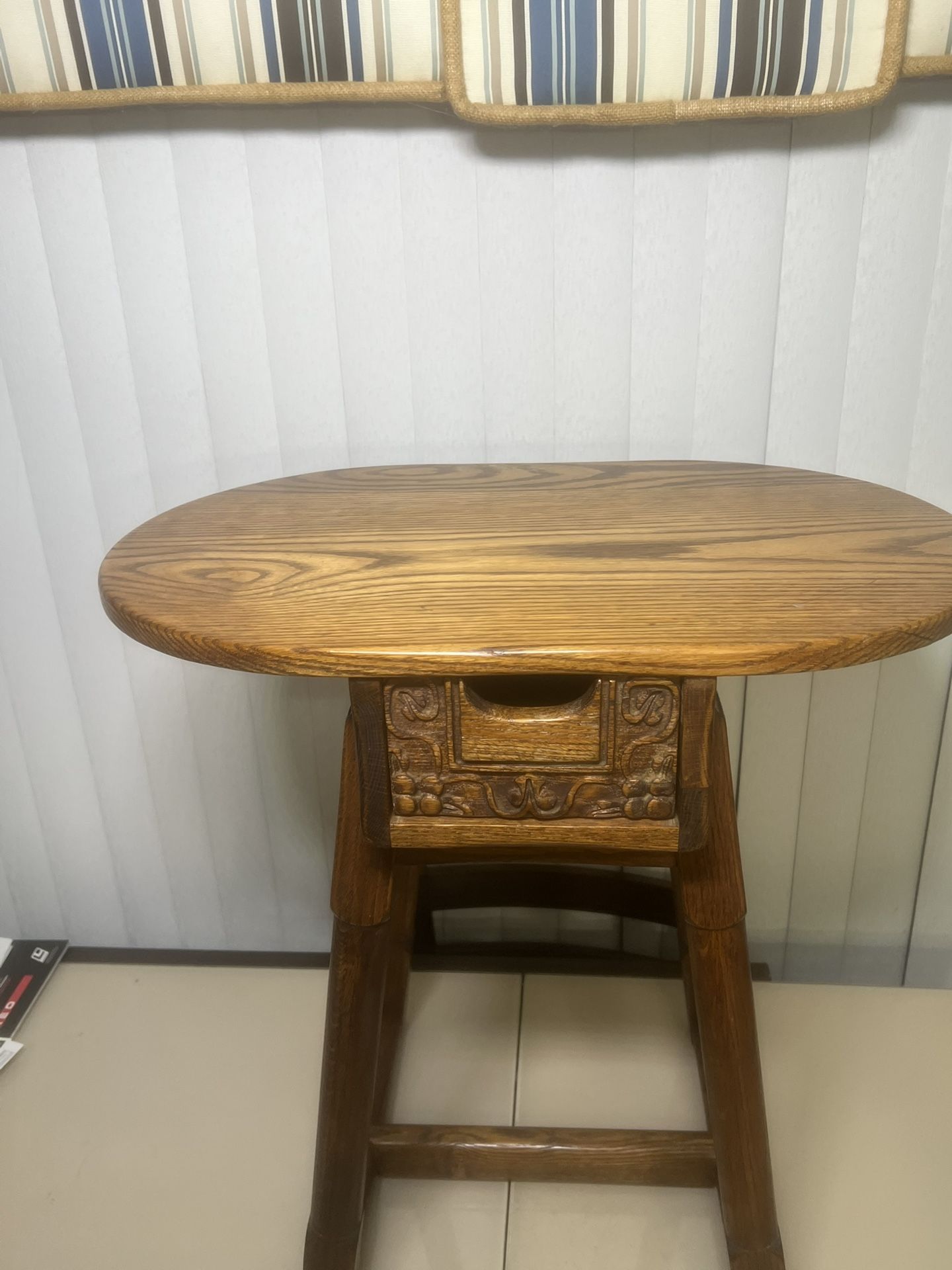 Jamestown Lounge British Oak Side Tables Made In The USA. Used in good condition with some minor cosmetic blemishes. These blemishes are in the form