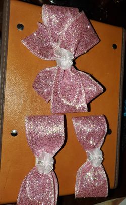 Custom hair bows message for prices and different colors Thanks.