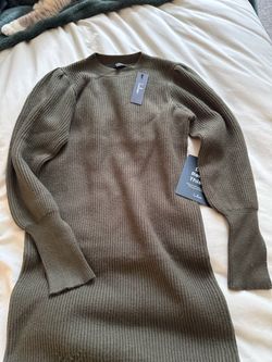 Lulus - Brand new Olive Green knit sweater dress size medium