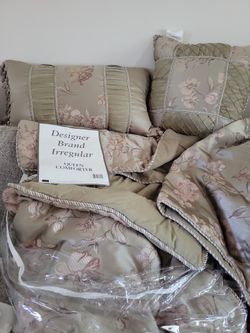 Queen Sage Green Comforter With Flowers