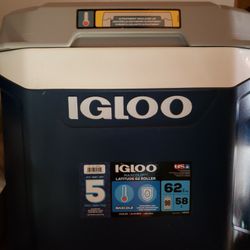 Igloo Roller Cooler