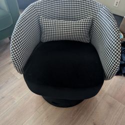 Black & White Rotating Barrel Chair