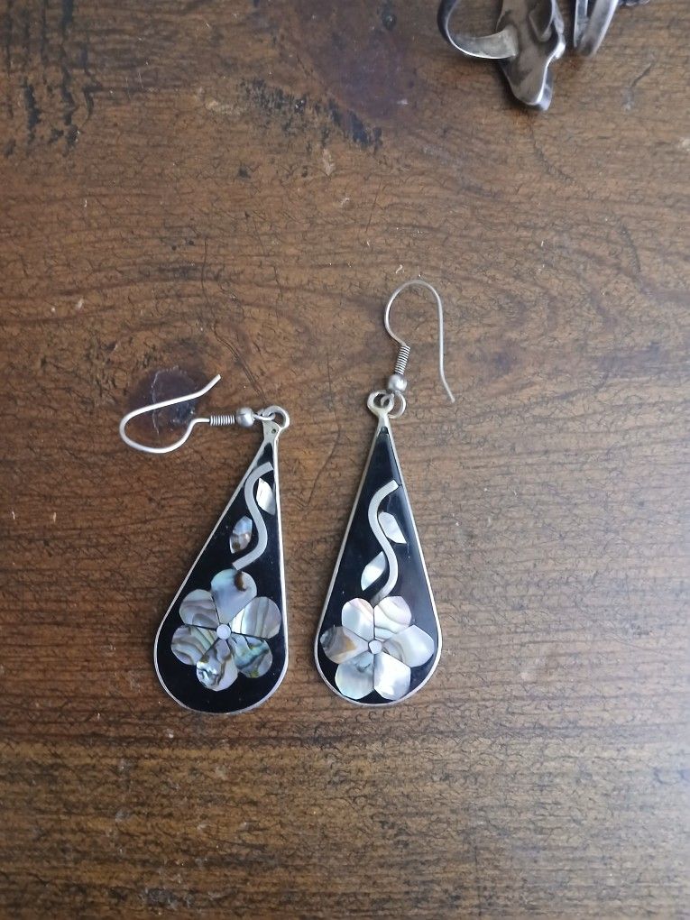 Sterling Silver Made In Mexico Unmarked Black Teardrop Flower Earrings