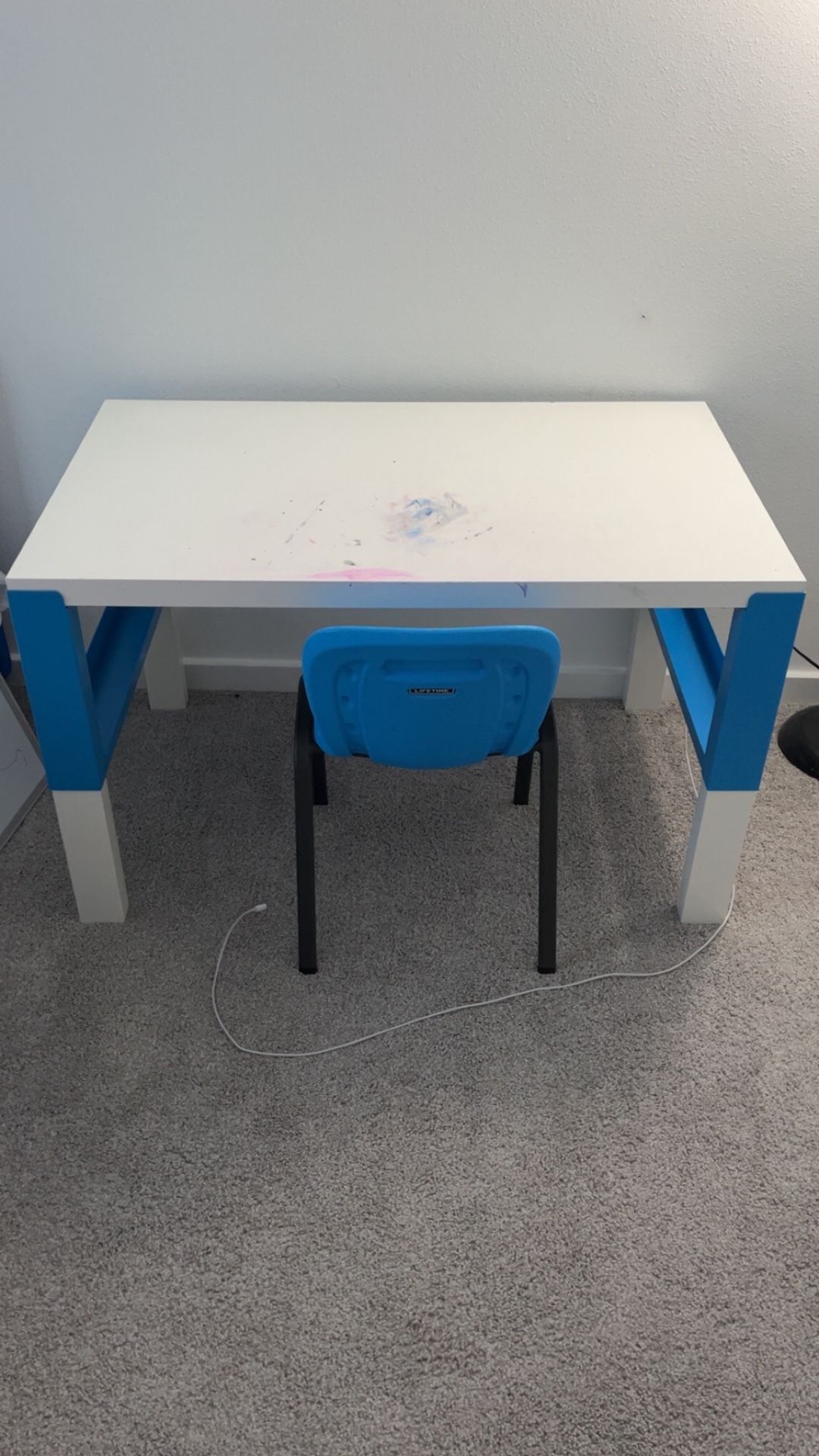 Free Adjustable Kids Desk And Chair