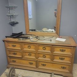 Dresser With Mirror