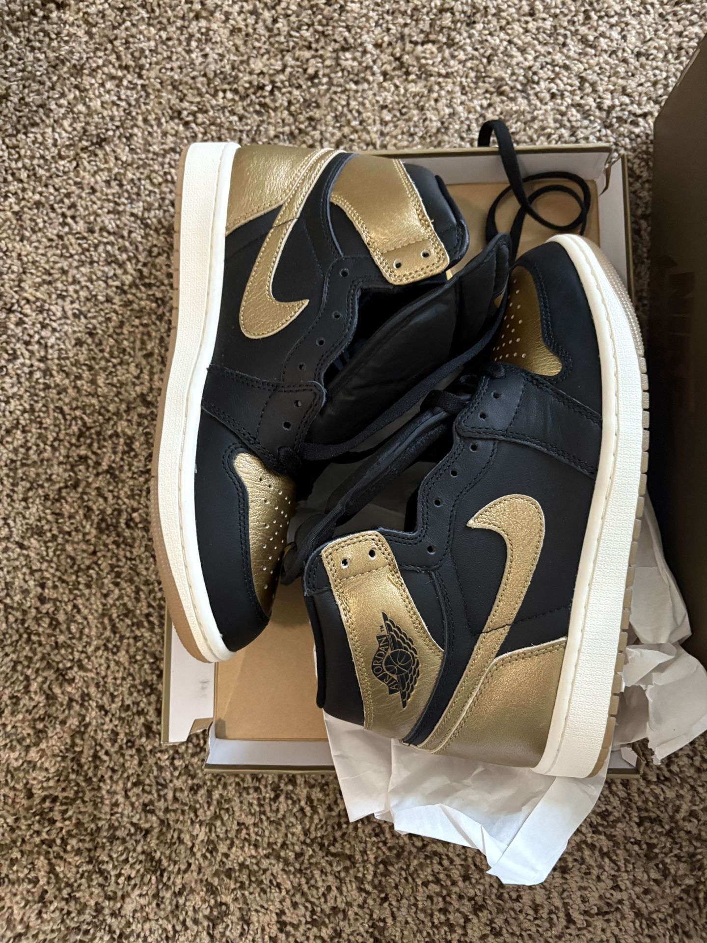 Nike Jordan 1 Black & Gold Size 9 Mens Brand New Never Worn