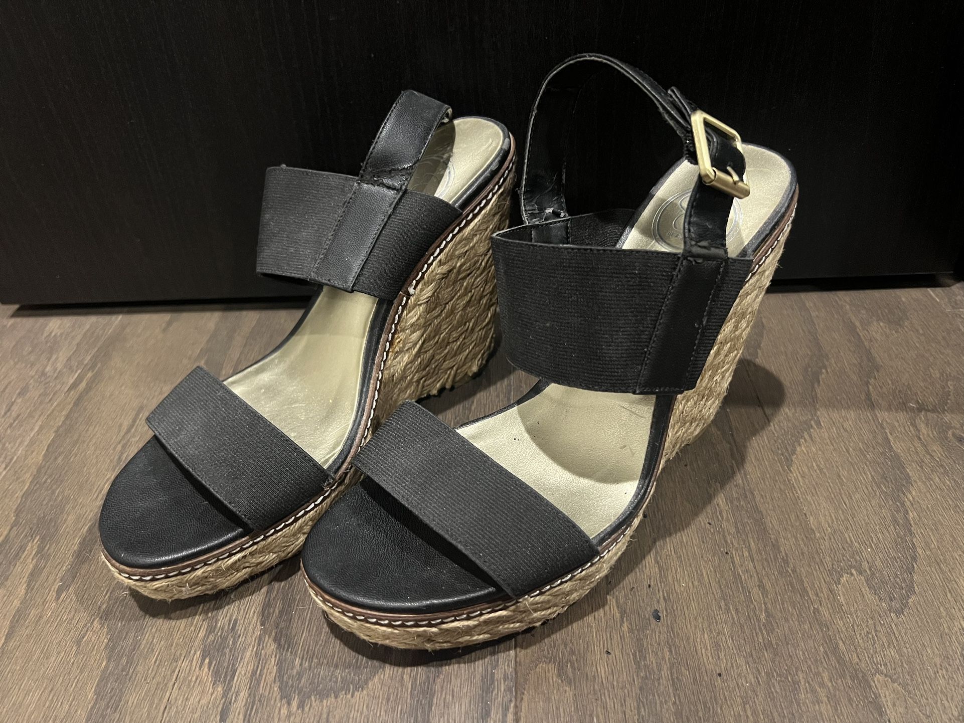 Black and Gold JS By Jessica Platform Heel Shoes NO MEETUPS