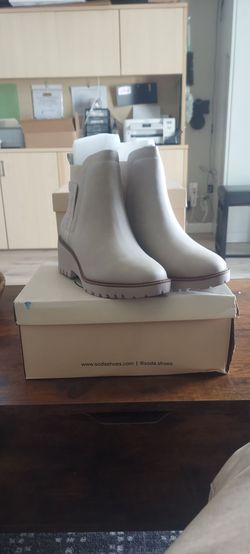 Brand New Womens Beige Chelsea Boots by SODA Sizes 8 & 8½ (In Box)