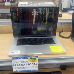 MacBook Apple M3 Pro 16” 2023