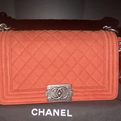 Authenticated Chanel Old Medium Quilted Caviar Boy Flap Red Leather