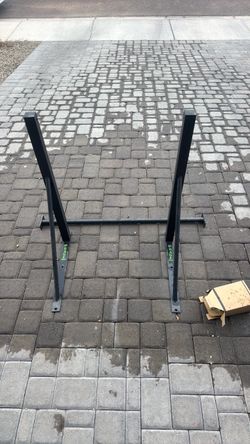 Pull up bar brand new with hardware