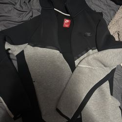 Nike Tech New Edition