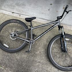 Gravity Cojones Dirt Jumper Bike for Sale in Virginia Beach VA OfferUp