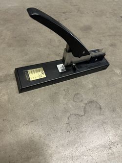 Sturdy Paper Stapler