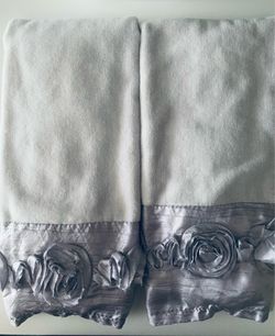 Set Of Two Hand Towels 🩶