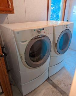Whirlpool Washer and Electric Dryer Set