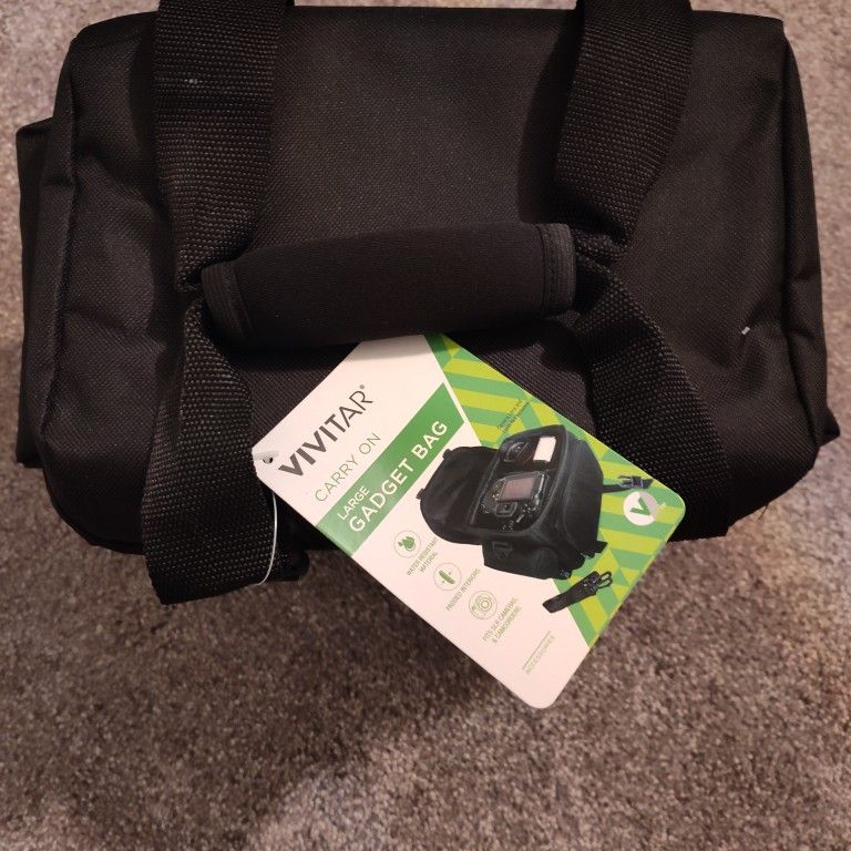Vivitar Large gadget/ Camer Bag NWT