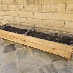 Planter box in redwood