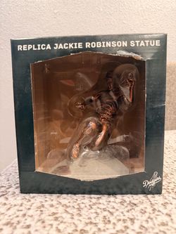 Jackie Robinson Statue