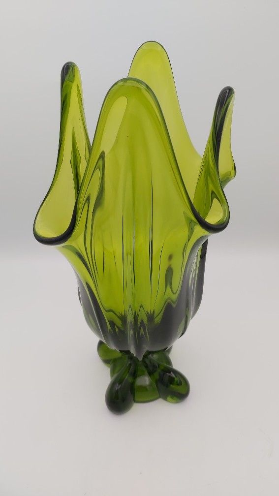 Beautiful Vintage 12" Viking 4 Square Handkerchief Swung Vase 