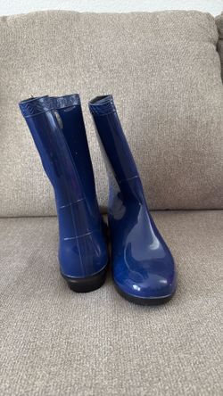Blue UGG rain boots size 7