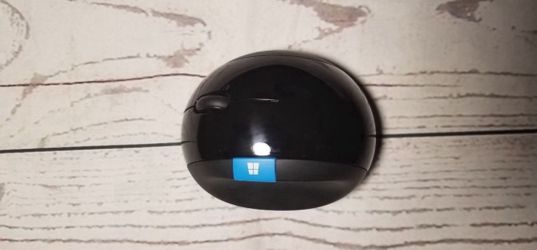 Microsoft Ergonomic Bluetooth Mouse