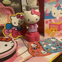 Hello Kitty Lot! 