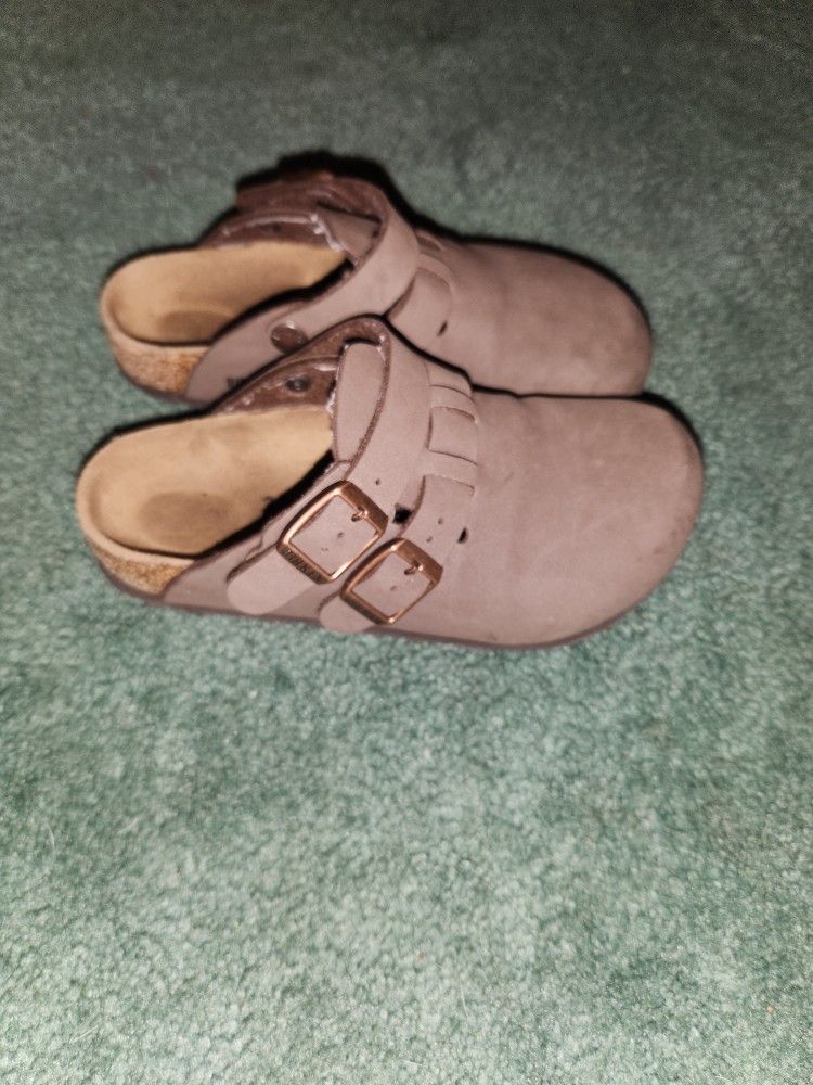 Girls Birkenstock Clogs Size 31