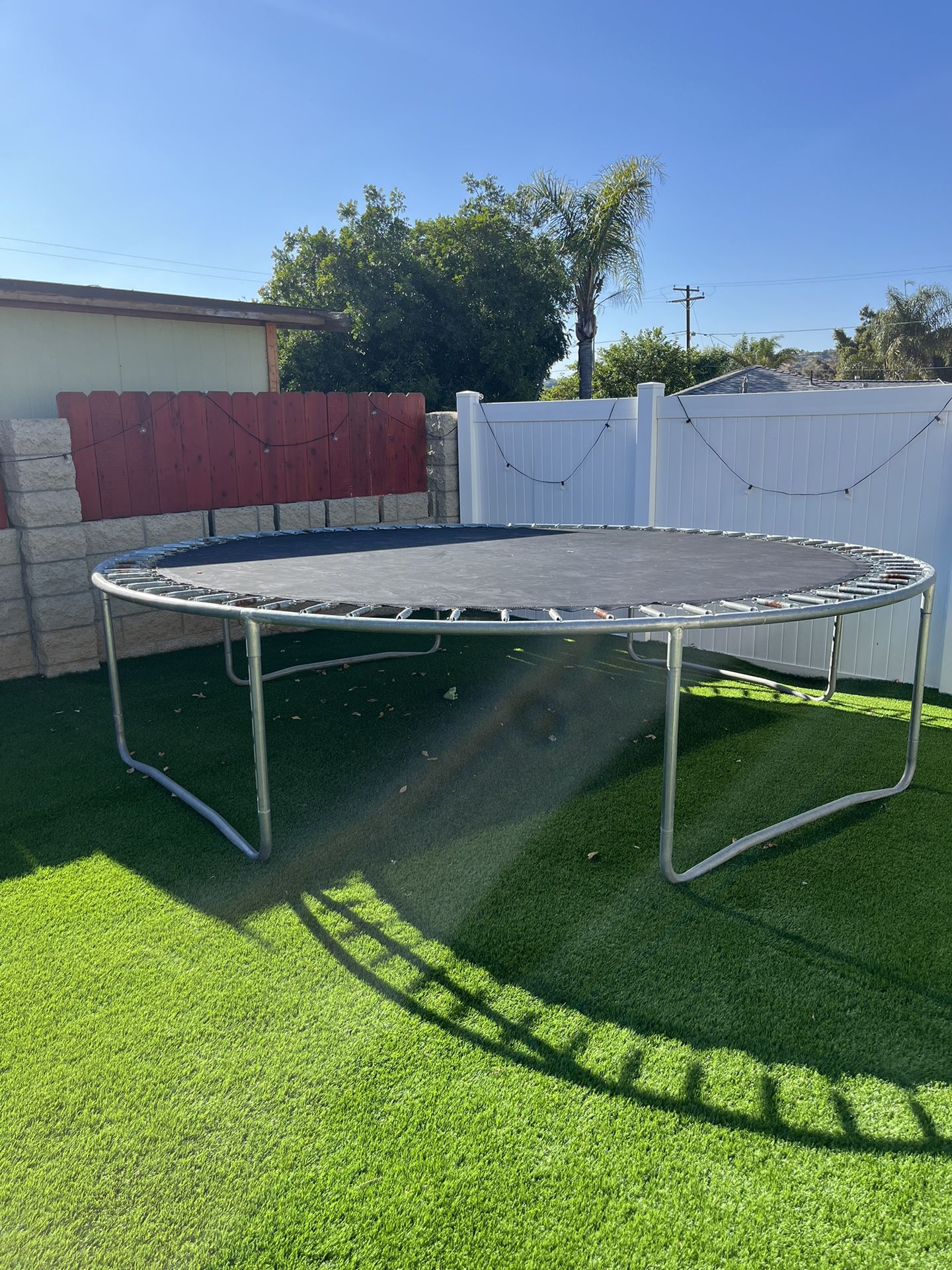 11.8’ Diameter trampoline
