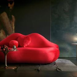 Lips Sofa Loveseat - DELIVERY AVAILABLE !