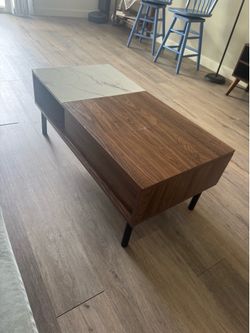 Coffee Table with Lift Top