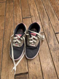 Girls heelys barely worn