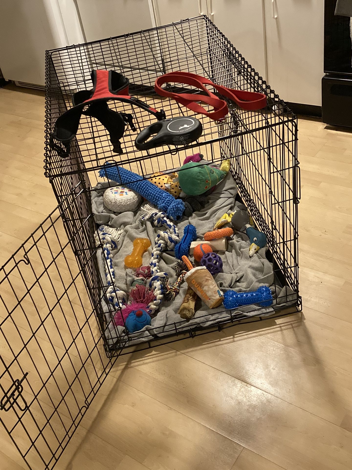 Dog Crate With Toys, Leash, Harness, Yard Stake, Etc…