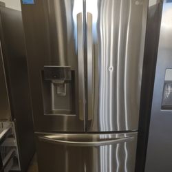 LG STAINLESS STEEL FRENCH DOORS REFRIGERATOR 