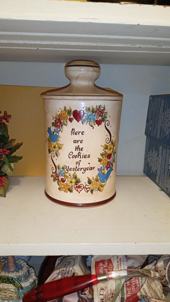 Cookie Jar With Lid