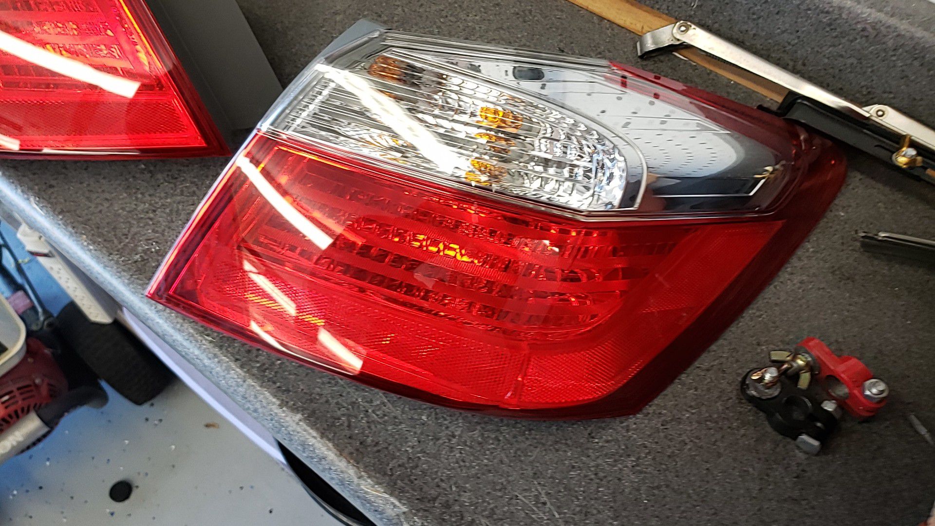 2014 OEM ACCORD SPORT"OUTTER" TAIL LIGHTS IN GREAT CONDITION