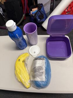 5 pc. Breakfast/lunch Tupperware container set