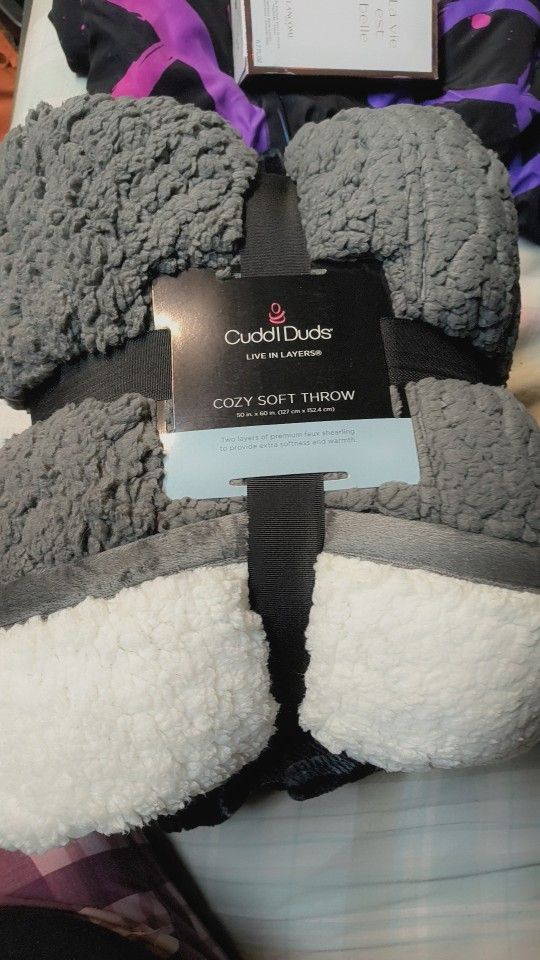 Cuddl Duds Cozy Soft Throw