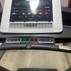 NordicTrack T8.0 Treadmill - 2012 
