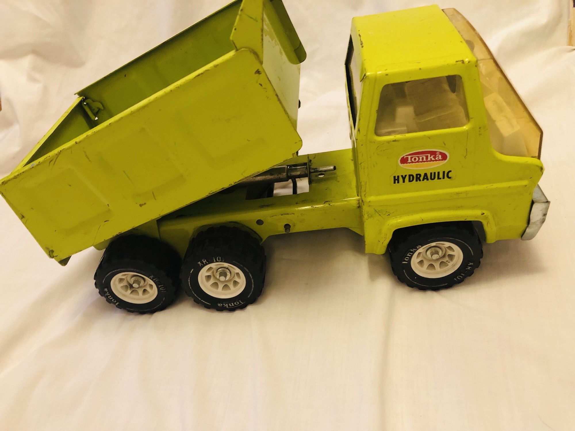 Vintage Hydrolic Tonka Toy Truck 