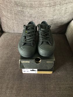 New Unisex Youth Converse Shoes Size 5 1/2