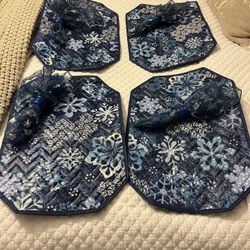 Christmas Reversible Place Mats And Napkins 