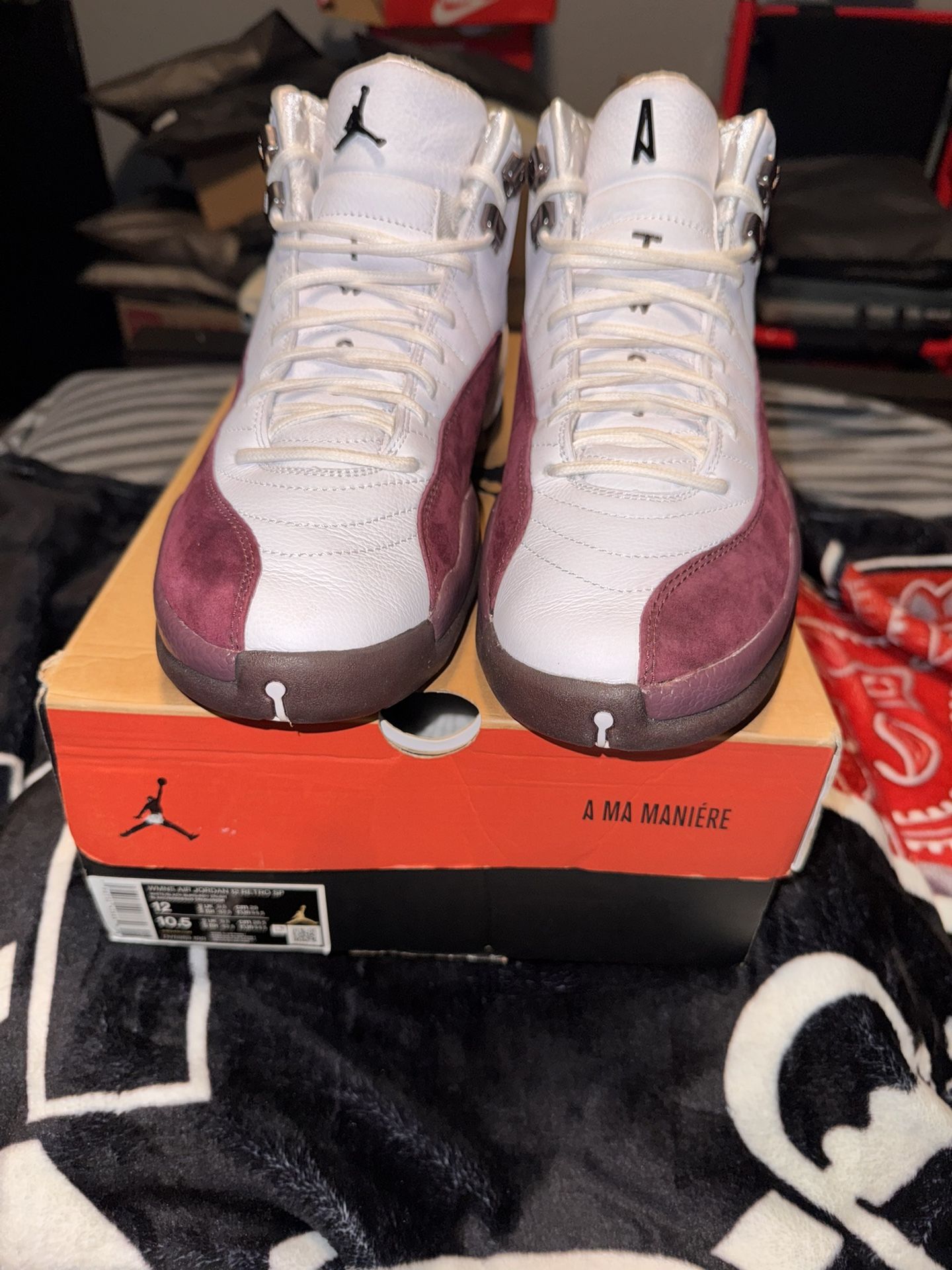 Women's Jordan 12 Size 12W A Ma MANIERE