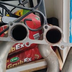 Small Black Chevy Racing Headers For Spread Bore Heads